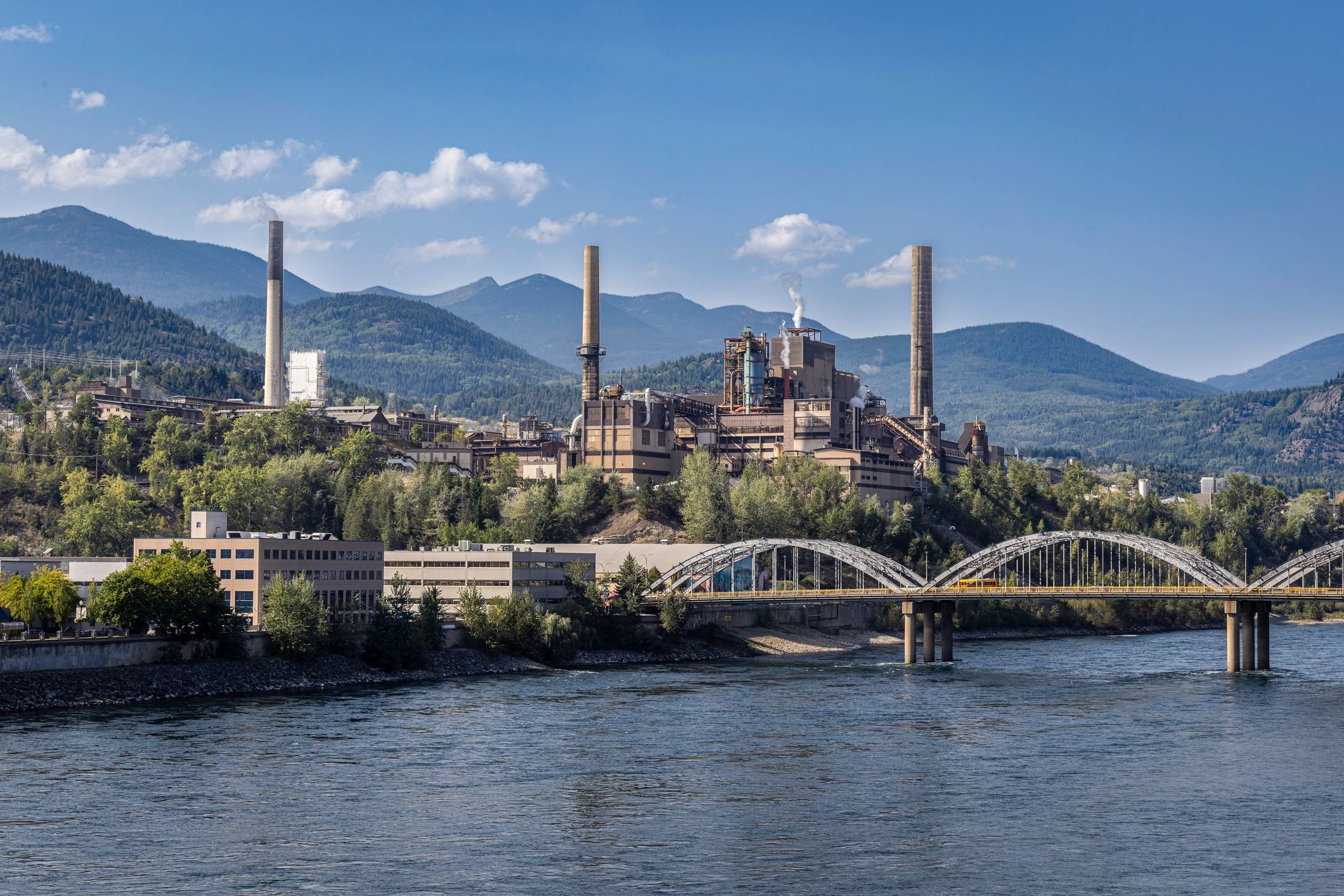 Industrial energy facility in a large infrastructure landscape